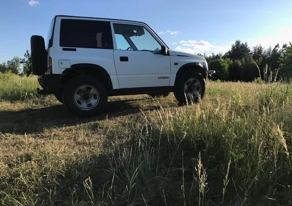 Suzuki Vitara cena 13800 przebieg: 274800, rok produkcji 2003 z Nisko małe 172